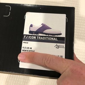 FJ icon traditional golf shoes